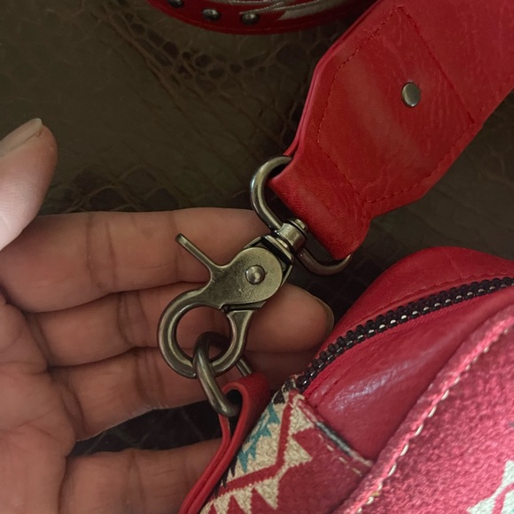 Wrangler Red and Brown Patterned Crossbody Bag - Picture 9 of 9